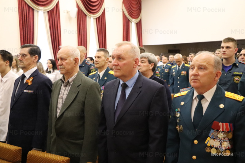 В честь Дня пожарной охраны в Главном управлении чествовали личный состав и ветеранов пoжарно-спасательной службы